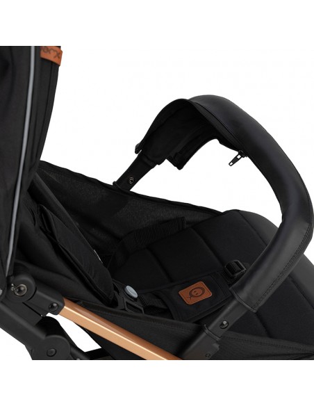 Sportovní kočárek MoMi ESTELLE černý se zlatým rámem